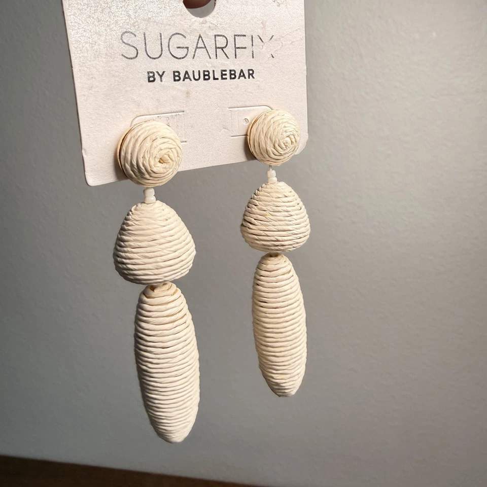 Pendientes Sugarfix by Baublebar Crema Rafia Gota Ovalada Foto 2 de 4