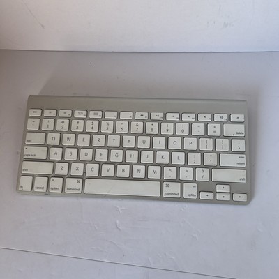 APPLE A1314 ALUMINUM WIRELESS BLUETOOTH MAGIC KEYBOARD