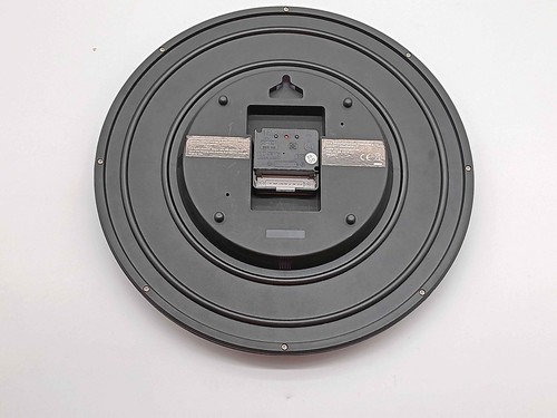 TFA Dostmann Analoge Wanduhr Funk, hohe Genauigkeit, Funkuhr, weiß/Silber B-WARE - Picture 3 of 3