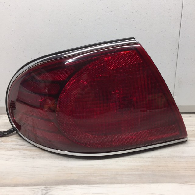 Buick LeSabre Driver Left Tail Light 2000 - 2005 OEM 16525071 for sale