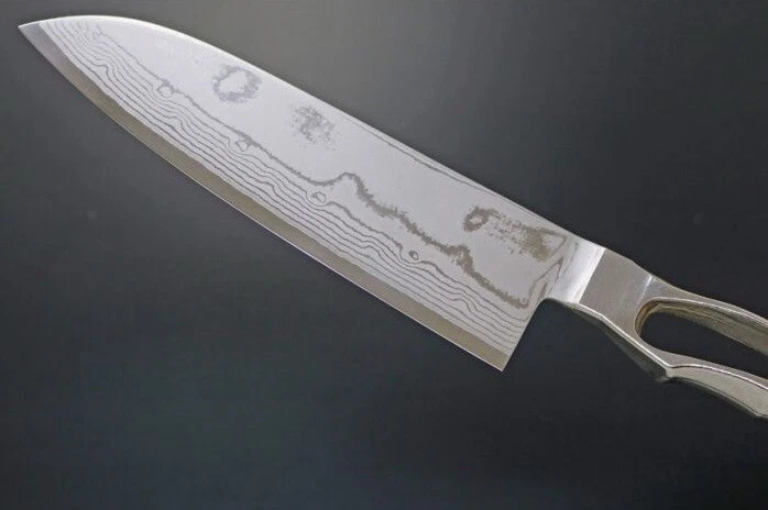 Кухонный нож Kanetsune Santoku с сердечником 6,75 дюйма VG-10 со стальным лезвием и нержавеющей ручкой - Изображение 2 из 4