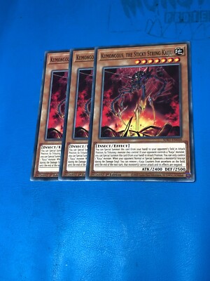YUGIOH 3x Common Kumongous, The Sticky String Kaiju SDBT-DE010 1. Auflage
