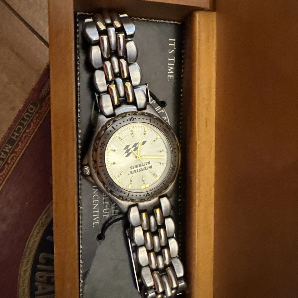 1997 BOBBY LABONTE NASCAR МЕЖШТАТНЫЕ АККУМУЛЯТОРЫ ЧЕМПИОНАТ ЧАСЫ И ДИСПЛЕЙ КОРОБКА - Изображение 4 из 4