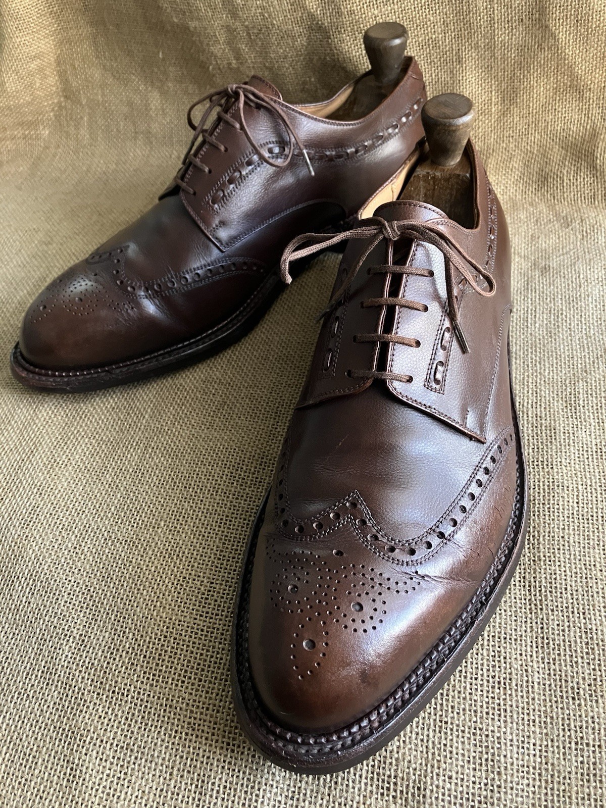 SAOLA J.M. Scarpe derby WESTON da uomo in pelle marrone con punta alare taglia UK 8 E US 9