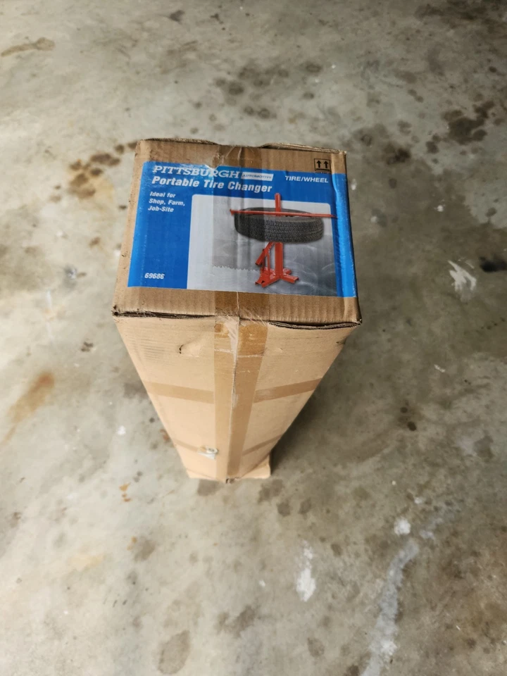 Hand Tool Tire Bead Breaker Portable for Garage & Auto Shop Manual Tire Changer - Image 3 of 4