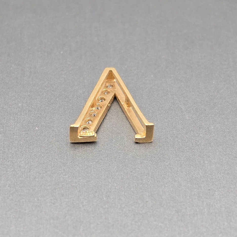 14K Plumb Yellow Gold “V” Initial Pendant Prong-Set Diamonds .625"x.5" 1.03g - Image 4 of 4