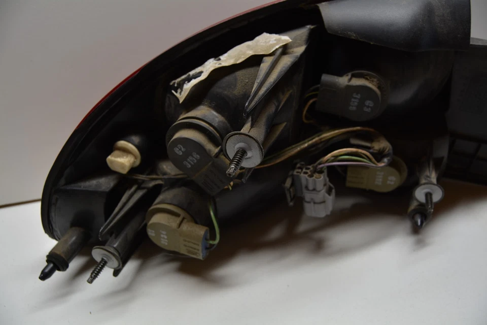 Luz trasera derecha del lado del pasajero Dodge Intrepid 1998-2004 OEM, 166-02534 Foto 3 de 4