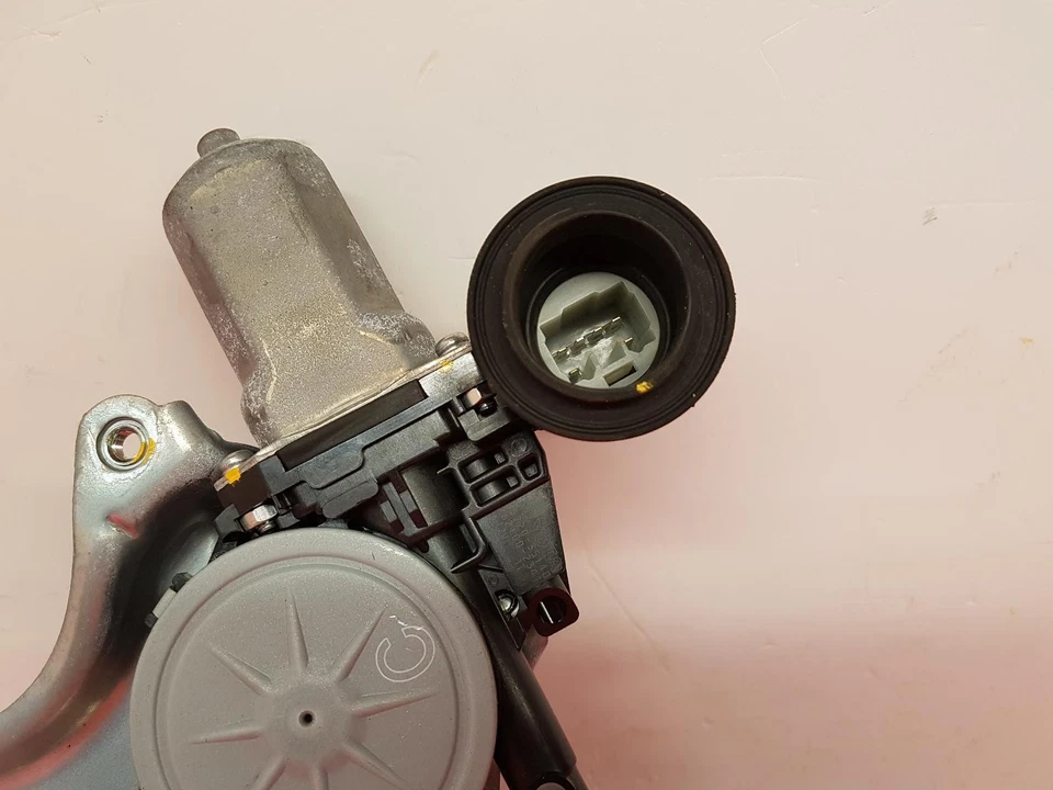 Toyota RAV 2016 4 5 puertas Estate conductor ventana trasera regulador + motor Foto 4 de 4