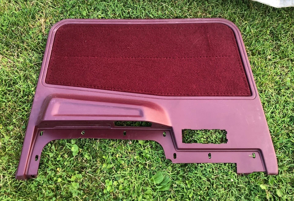 ¡NUEVO! Dodge Caravan 1989 panel de puerta pasajero moldura derecha inserto rojo Foto 3 de 4