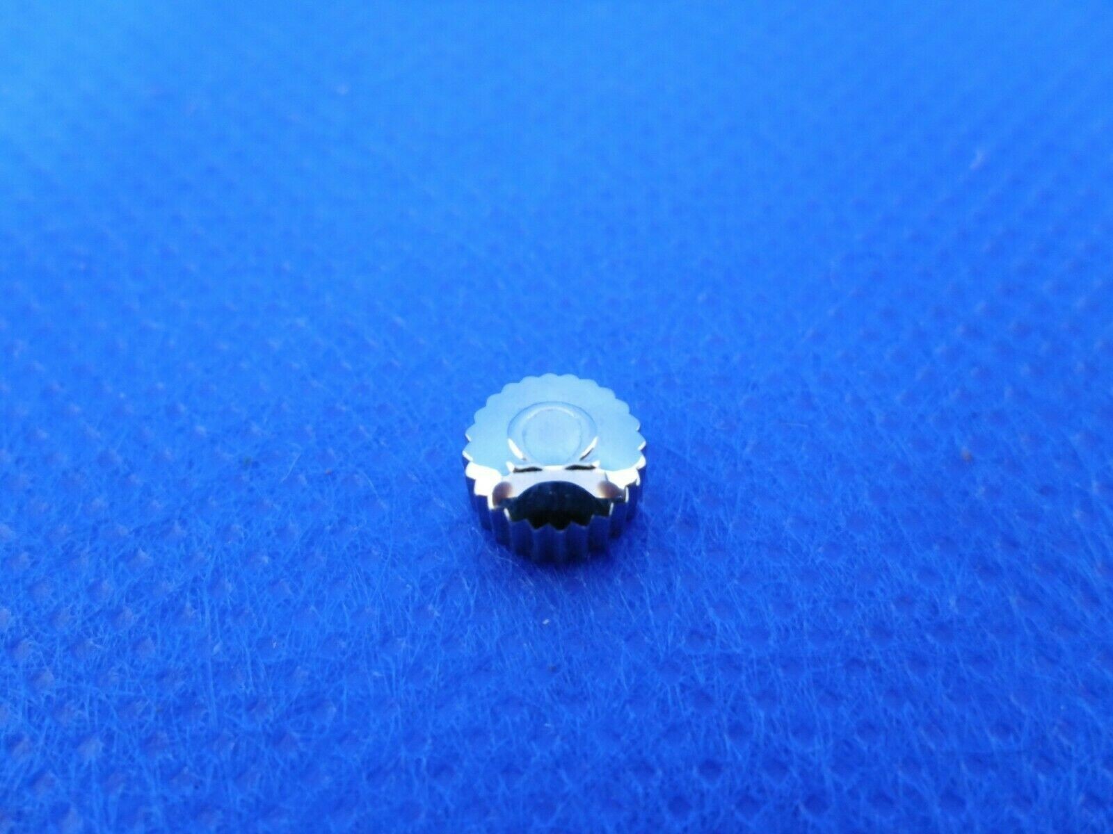 Couronne OMEGA 6.42mm en acier NOS pour remontage fluide de montre vintage