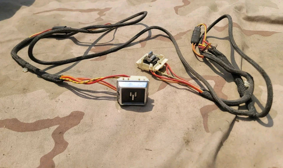 Lincoln Mark IV 1972-1976 cuarto de interruptor de ventana diestro LH OEM Foto 2 de 4