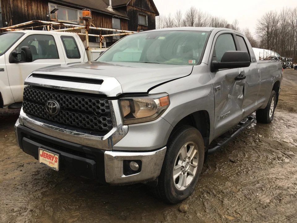 Condensador Toyota Tundra 19 Foto 2 de 4