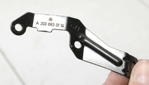 Mercedes W203 CL Coupe Bj 2001 Halter Halterung Mittelkonsole #56589-B387