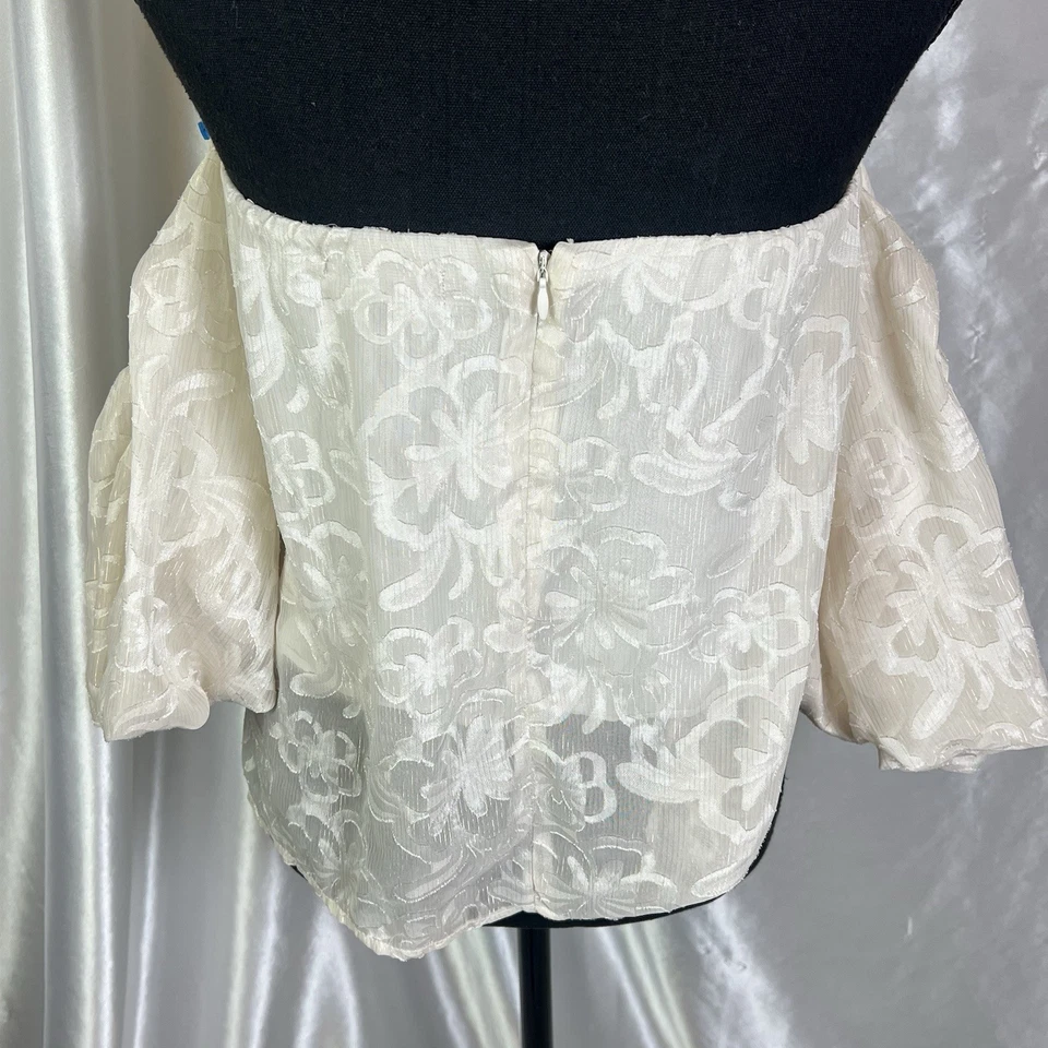 Blusa Danity Hooligan Crema Hombro Descubierto Floral Volantes - Talla Pequeña Foto 4 de 4