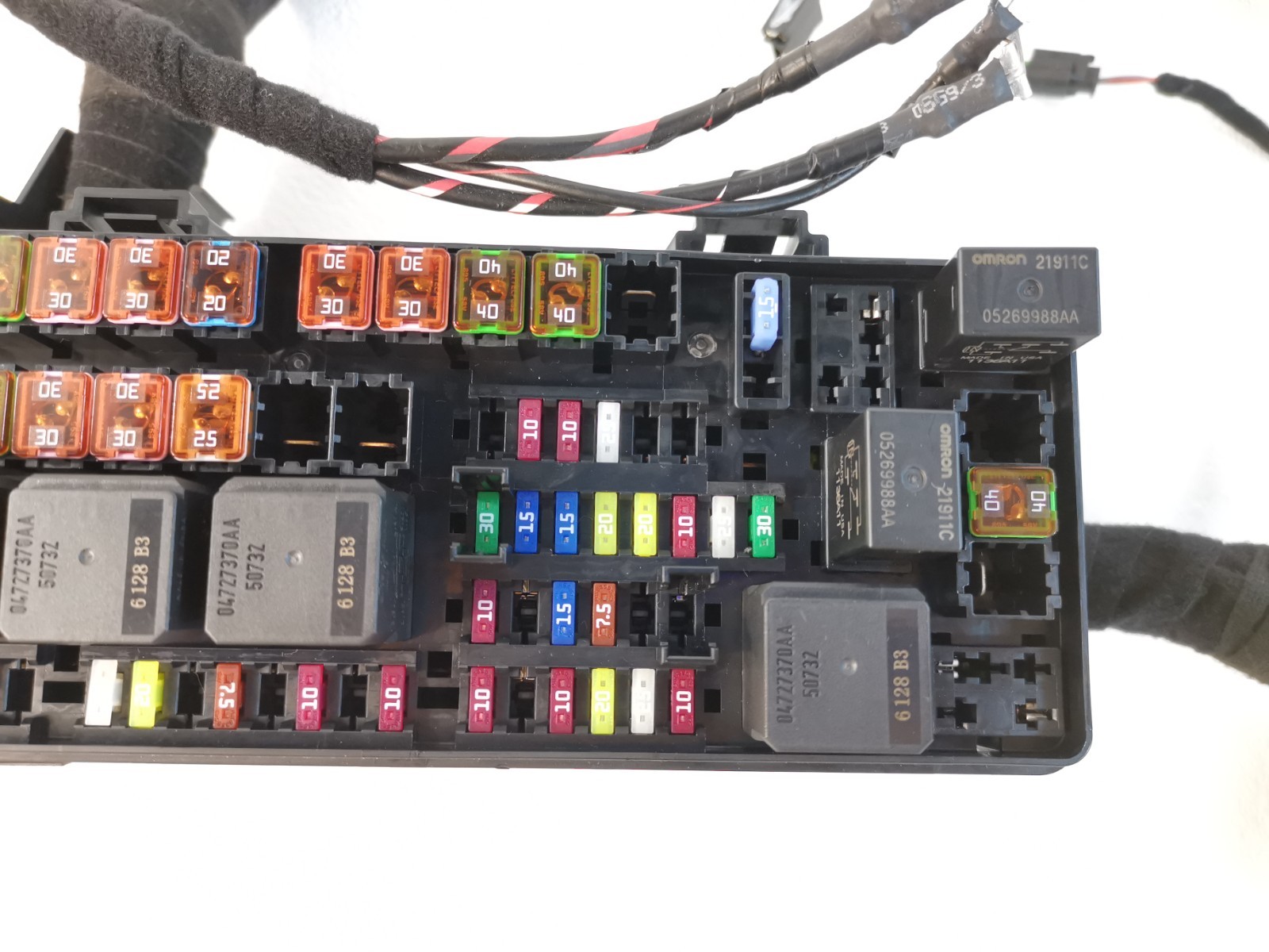 MASERATI LEVANTE S 3.0L AWD 2017  Fuse Relay Box Junction Terminal 670037965 OEM