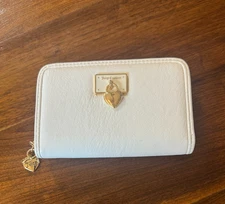 Juicy Couture White Small Zip Around Wallet Heart Charms
