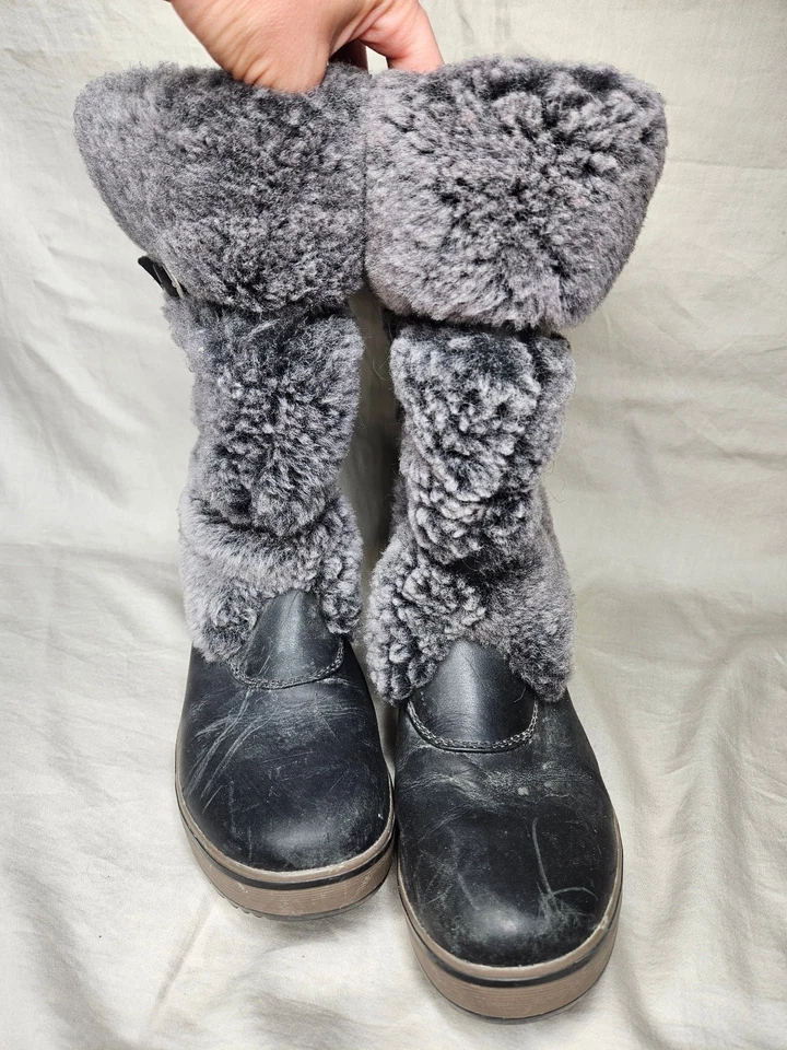 Botas de nieve impermeables Ugg Lilyan para mujer 7 negras grises piel de oveja forro polar Foto 3 de 4