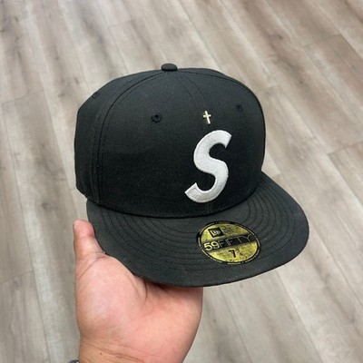 帽子 24SS Supreme Gold Cross S Logo New Era Supreme Gold Cross S Logo New Era Fitted Hat Light Navy - SS24 - US