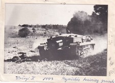 Vintage WWII Photo ITALY ITALIAN HUNGARIAN TANK in 1943 In Action 152