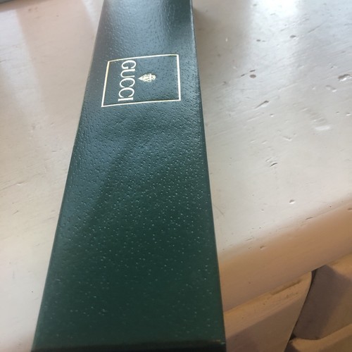Gucci Red And Green Vintage Watch With Box - Picture 6 of 12