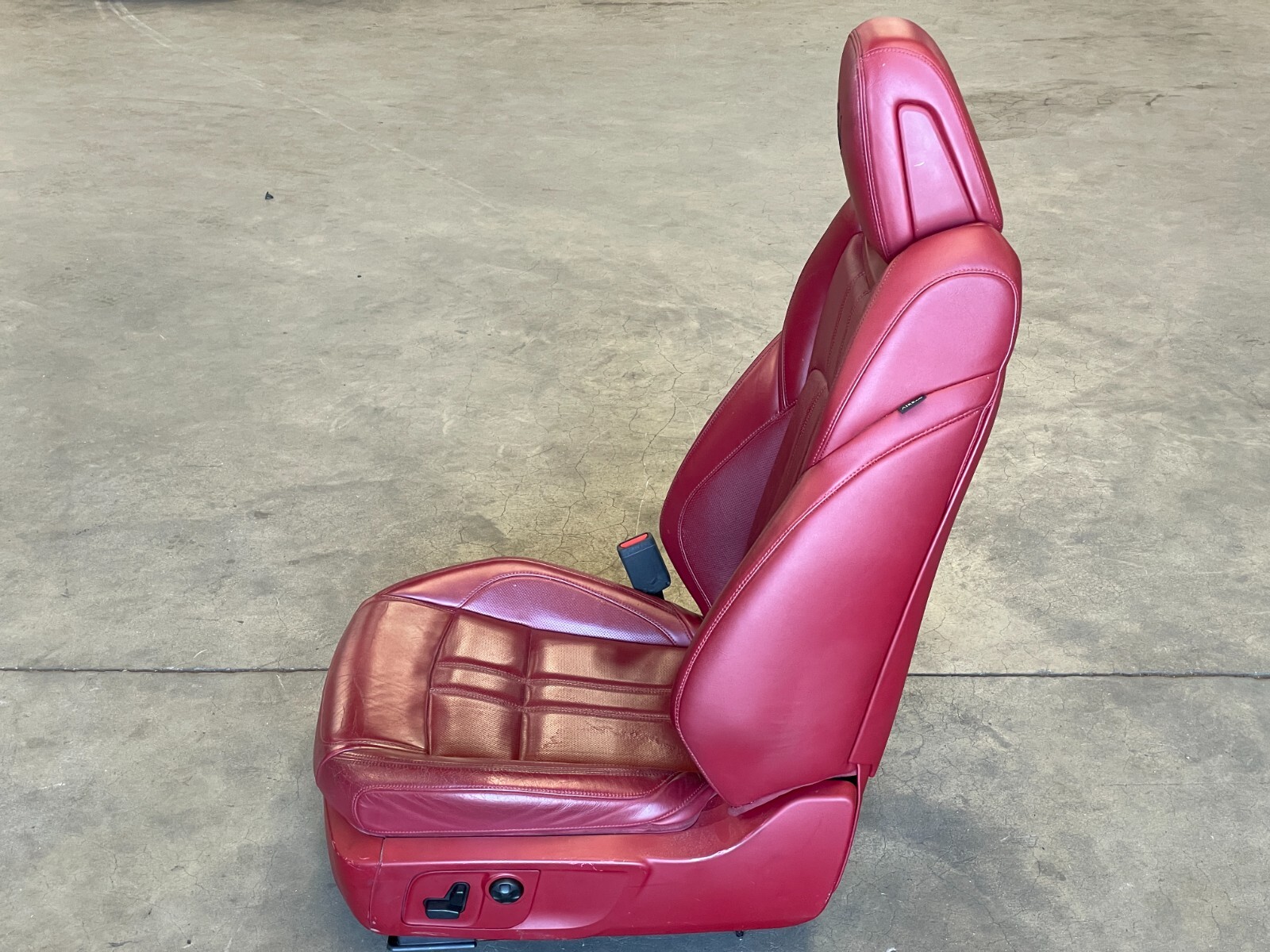 2017 2018 Maserati Levante Front Left Driver Seat Cushion Headrest Red 1442 OEM