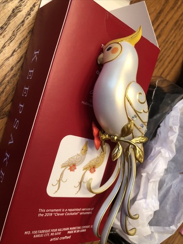 2020 Hallmark Keepsake WHITE Version Of Clever Cockatiel Surprise Ornament - Picture 6 of 12