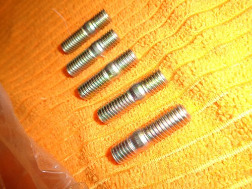 GM 94221974 1989 GEO SPECTRUM OIL PAN STUDS (5) NEW OEM - Picture 3 of 3