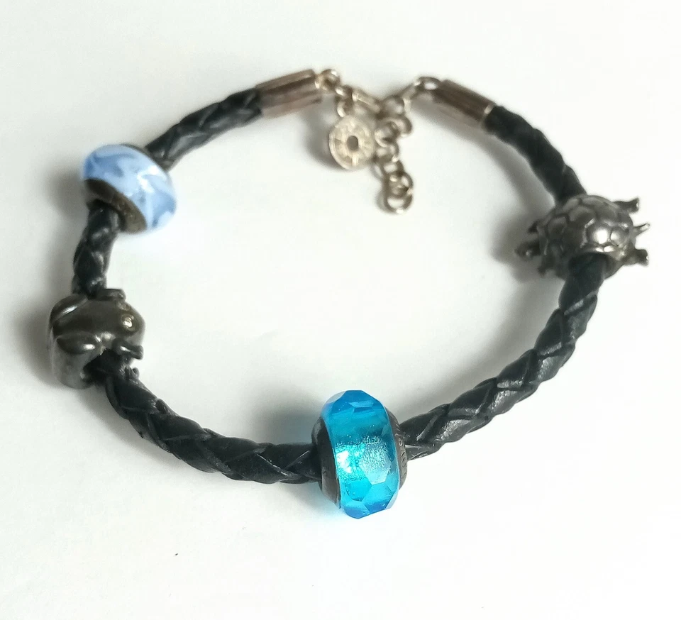 Pulsera de eslabones de amor trenzados con dijes deslizables de plata de ley y vidrio Foto 2 de 4