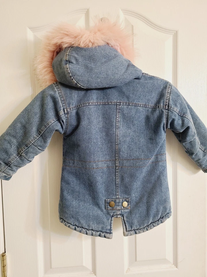 Chaqueta de Invierno Toodler Niña Denim Con Piel Sintética Rosa Talla 3T Eur 100 Foto 2 de 2