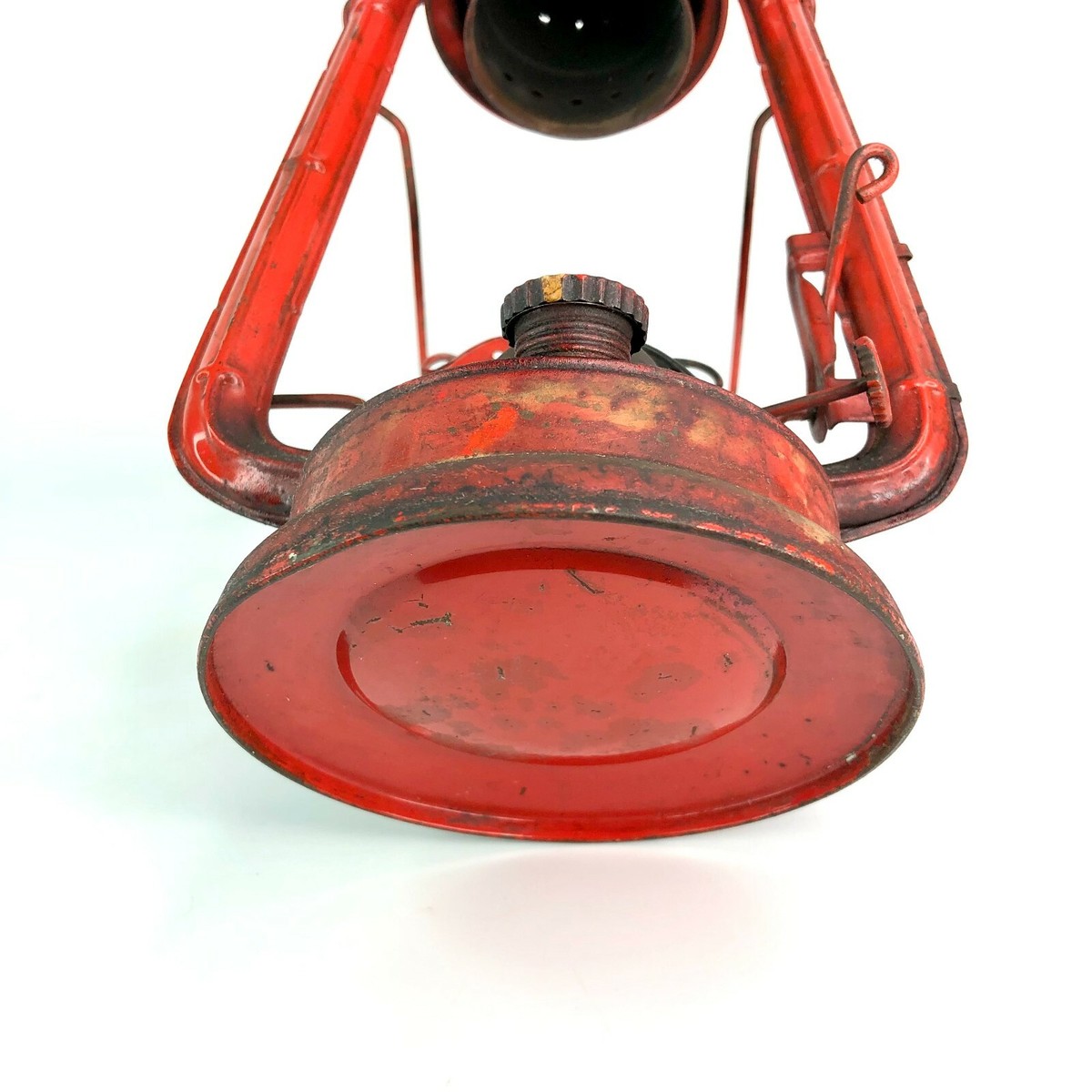 Winged Wheel No. 500 Red Vintage Kerosene Lantern Made In Winged Wheel No. 500 Red Vintage Kerosene Lantern Made In