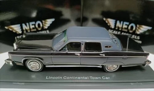 Neo 1/43 Lincoln Continental Town Car 1978 Dark Blue #44422 PandaVia-Model - Picture 3 of 7