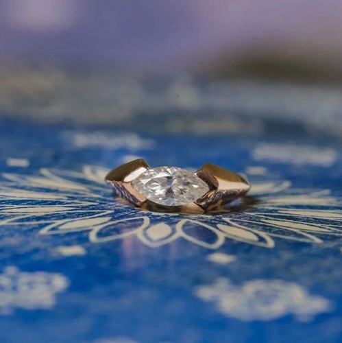 0.30CT East To West Ring Tension Set Ring Moissanite Engagement Solitaire Weddin - Picture 2 of 5