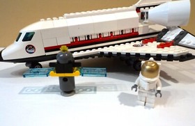 LEGO - CITY - SPACE SHUTTLE - 3367 - Includes Minifig - 2 Helmets