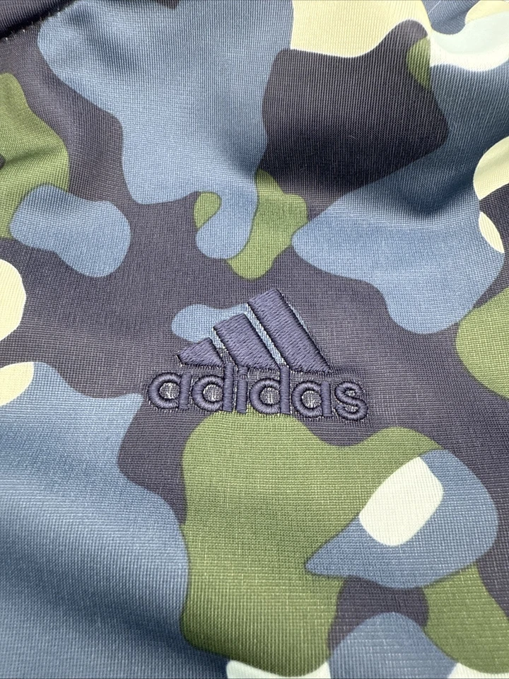 Cortavientos Adidas con gráfico camuflaje. Talla grande. Cremallera completa. Nuevo con etiquetas Foto 2 de 4