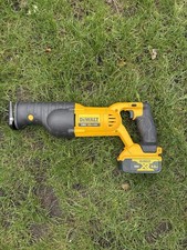 Dewalt DCS380N 18V XR Reciprocating Saw & Dewalt 5ah Battery