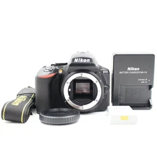 Nikon D5600 Body black  w/ 11670 shutters 269910
