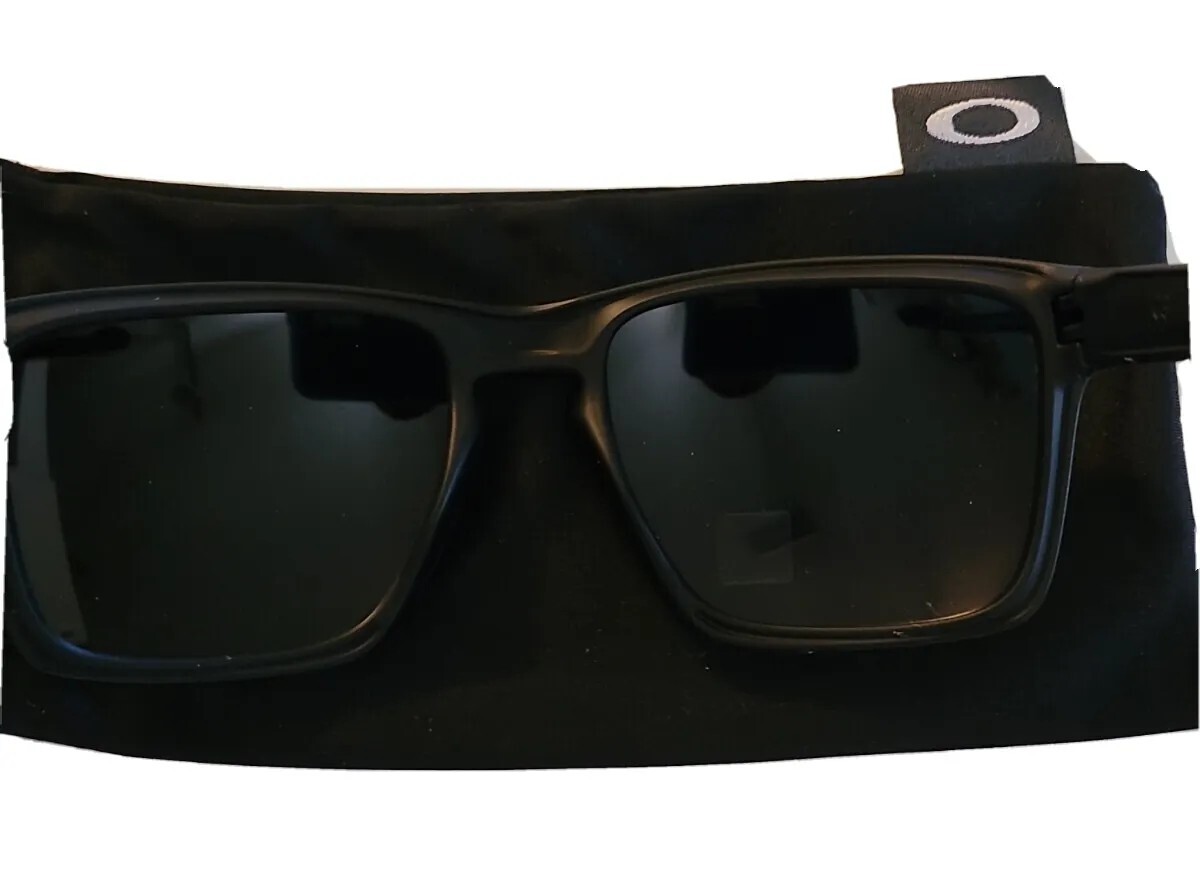 Oakley Black Sunglasses Sliver XL Brand New In Case Oakley Sliver XL Sunglasses | Wing Supply main image 3