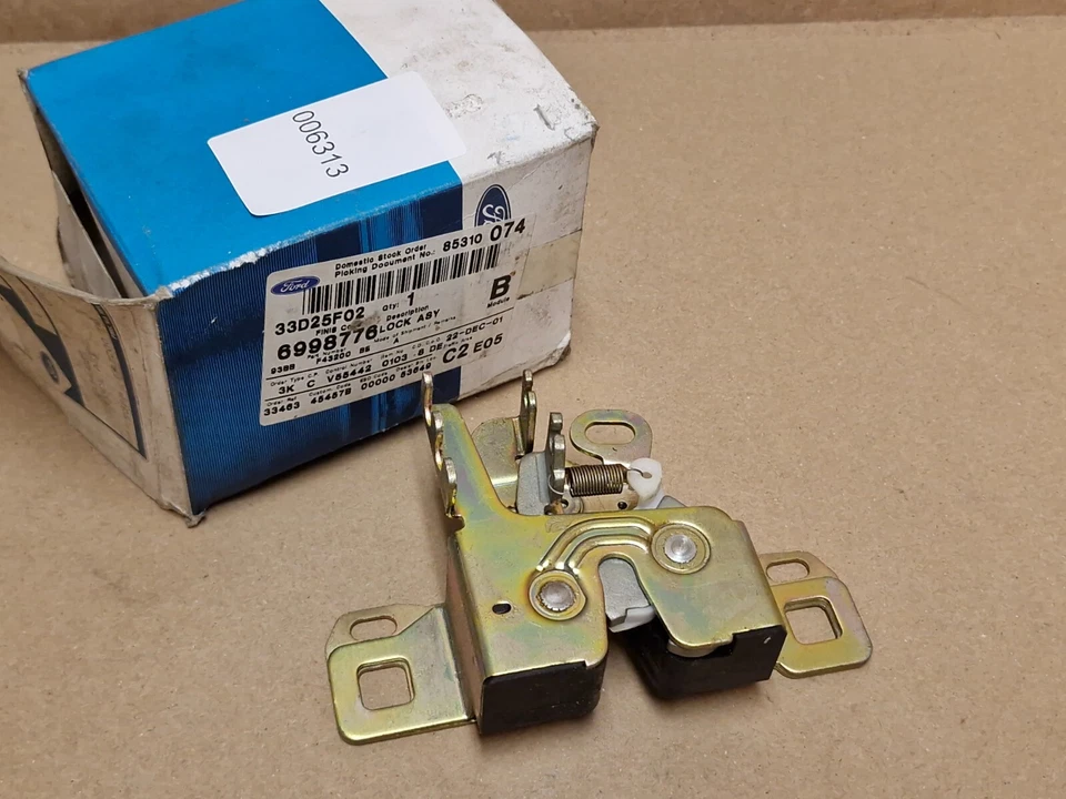 Ford Mondeo Mk1 Tailgate Boot Lock 1993-1996 6998776 Genuine NEW OEM - Image 2 of 4