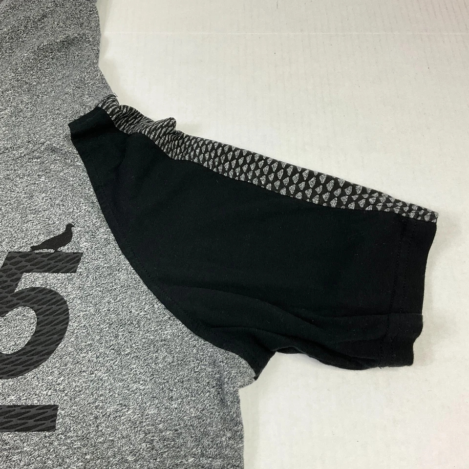 Camiseta con Capucha Staple Pigeon Para Hombres Streetwear Gris Negra Gráfico Logo Urbano Pequeña Top Foto 4 de 4