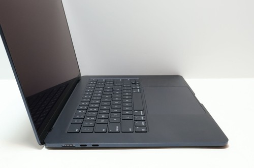 Apple MacBook Air M3 8-Core 16GB 512GB 15" MXD43LL/A Midnight (Used) - Afbeelding 8 van 16
