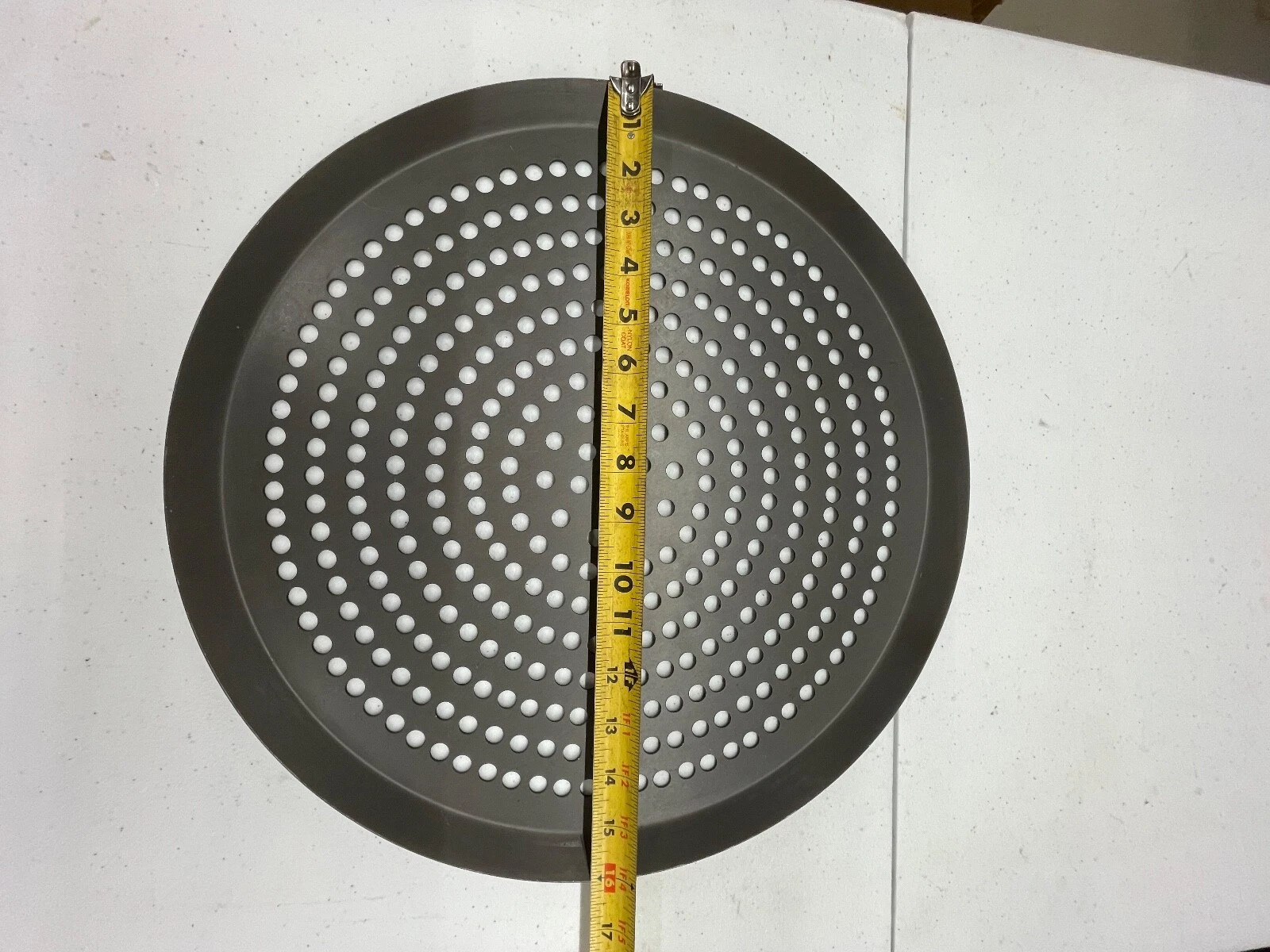 Commercial aluminum Kitchenware 16 inch Perforated Pizza Pan non-stick s18
Opens in a new window or