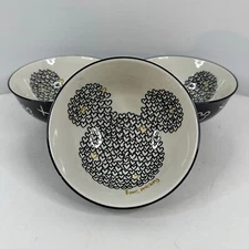 Disney Love Mickey Mouse Head 3 Tidbit Ceramic Bowl Set from Zrike Brands NEW