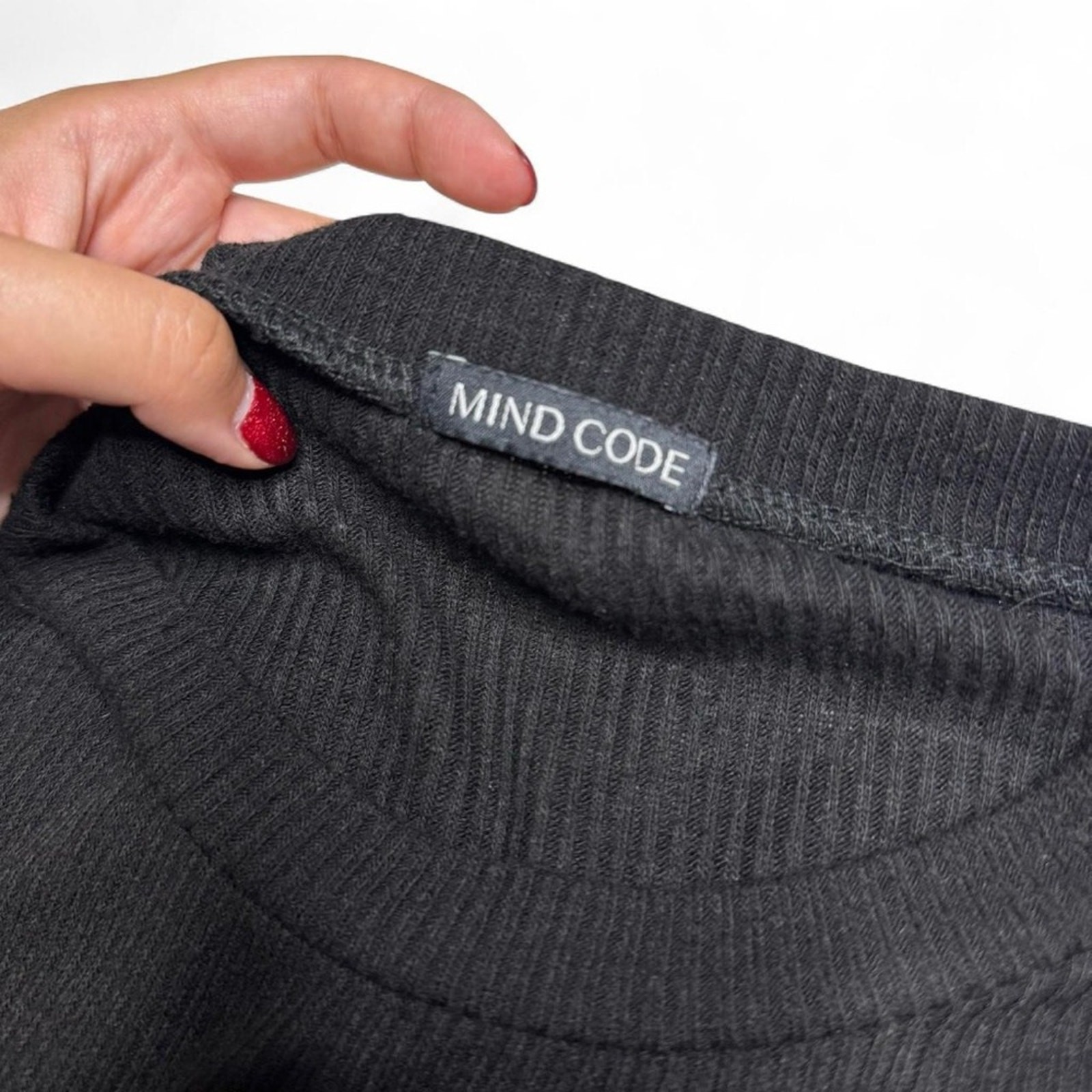 Mind Code Ribbed Knot Front Crop Top Large Short … - image 5