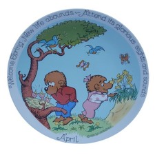 The Berenstain Bears April Decorative Collector Plate 1983 Spring Scene