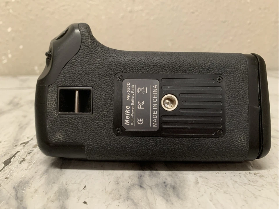Empuñadura de batería Meike MK-550D para Canon Foto 2 de 4