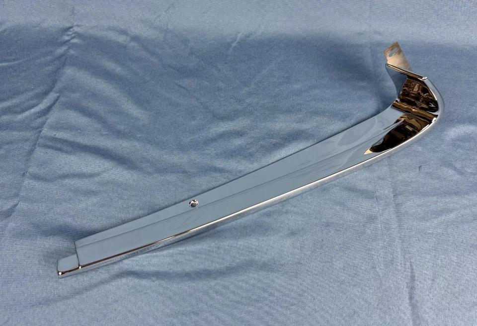 1970 1971 MERCURY CYCLONE QUARTO JANELA ACABAMENTO MOLDURA TRASEIRA DIREITA SHOW QUALIDADE - Imagem 2 de 4