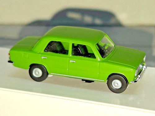 Busch 87026 - escala TT - Fiat 124 (Lada 1200) - berlina - verde | Condition: Neu