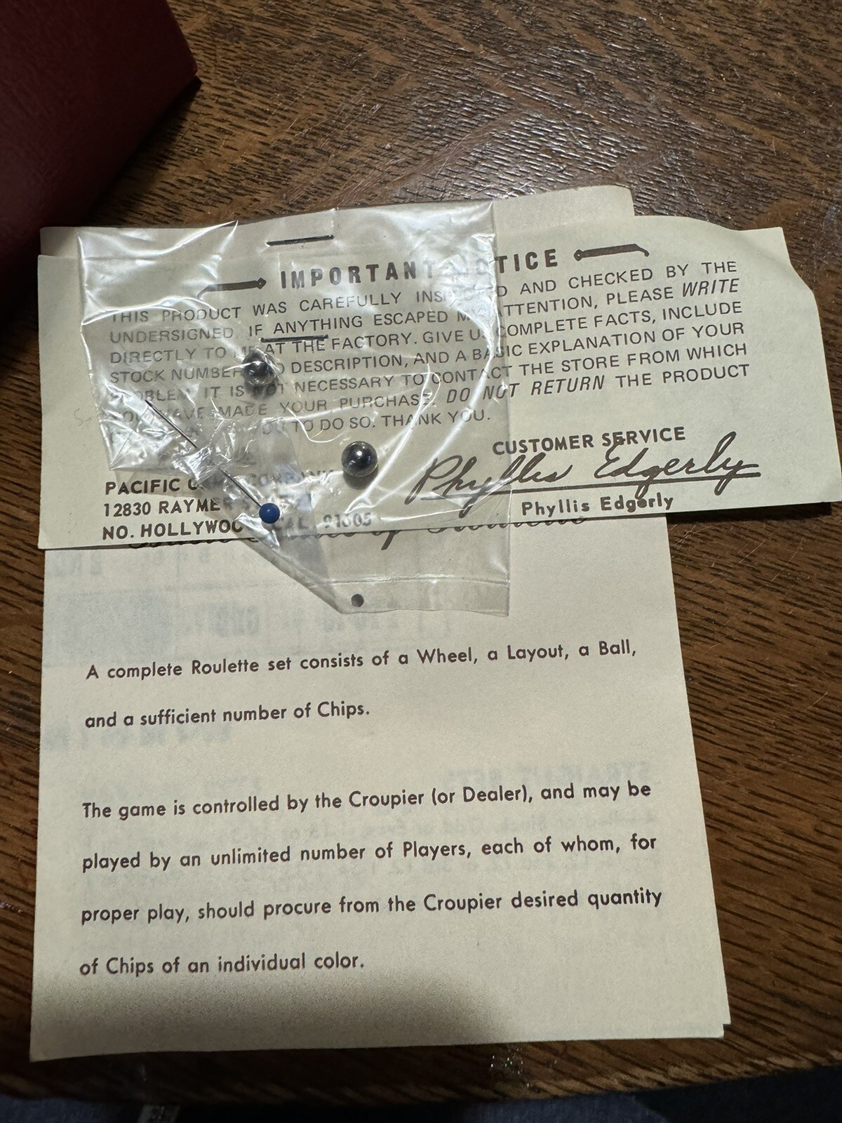 Vintage Pleasantime ROULETTE GAME wheel chips and cloth EUC Miniature