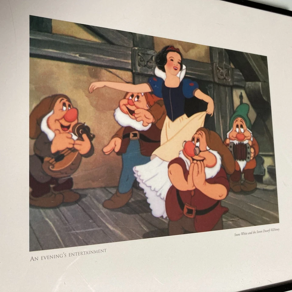 Imagen enmarcada de Disney Blancanieves y los siete enanitos An Evening’s Entertainment Foto 2 de 3