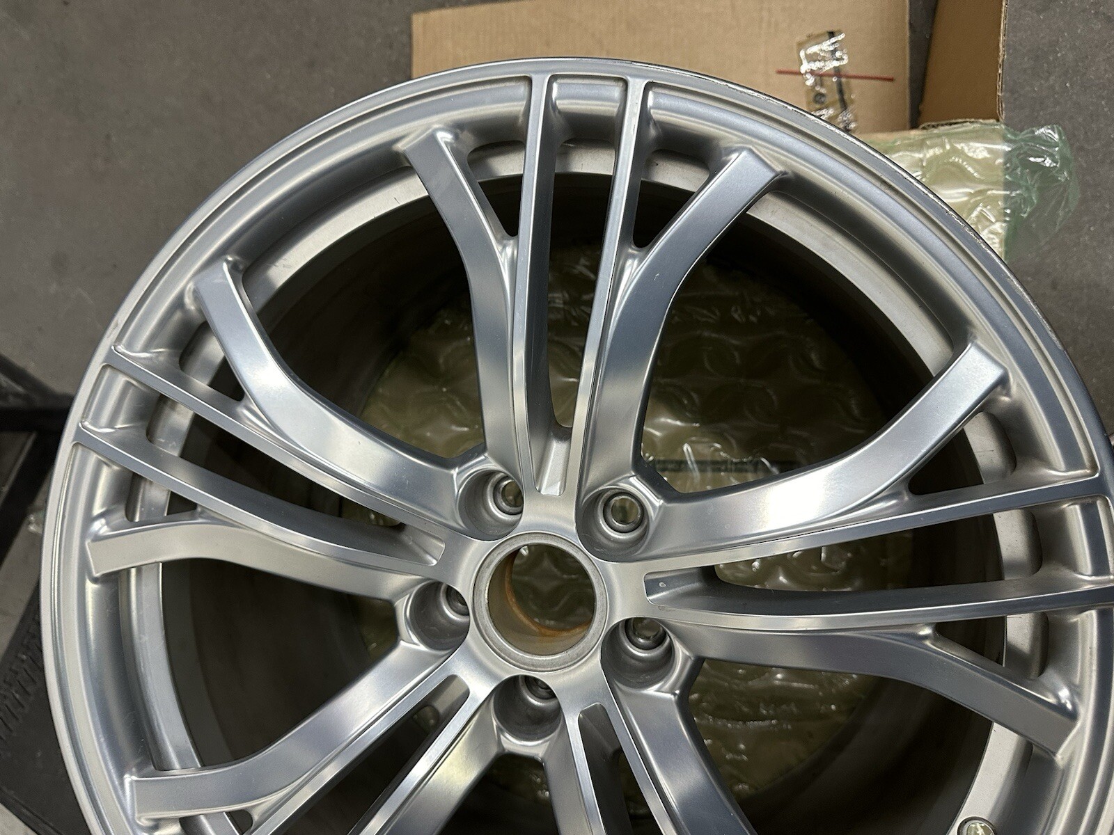 OEM 19 Inch REAR Wheel For Audi R8 420-601-025-AS